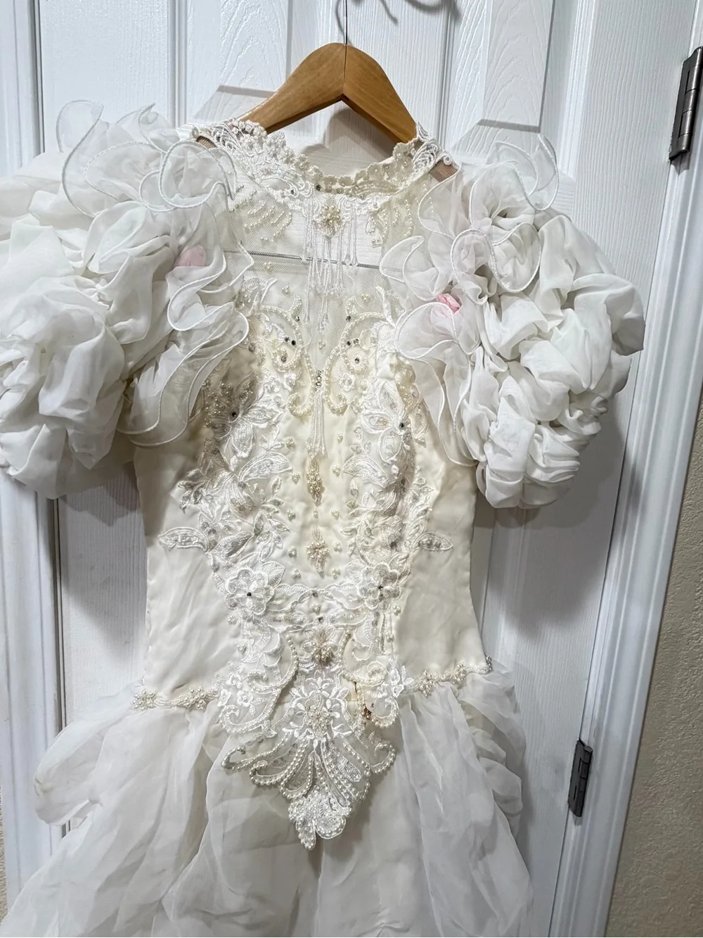 Ruffled Vintage Lace Quinceanera Gown Size XS